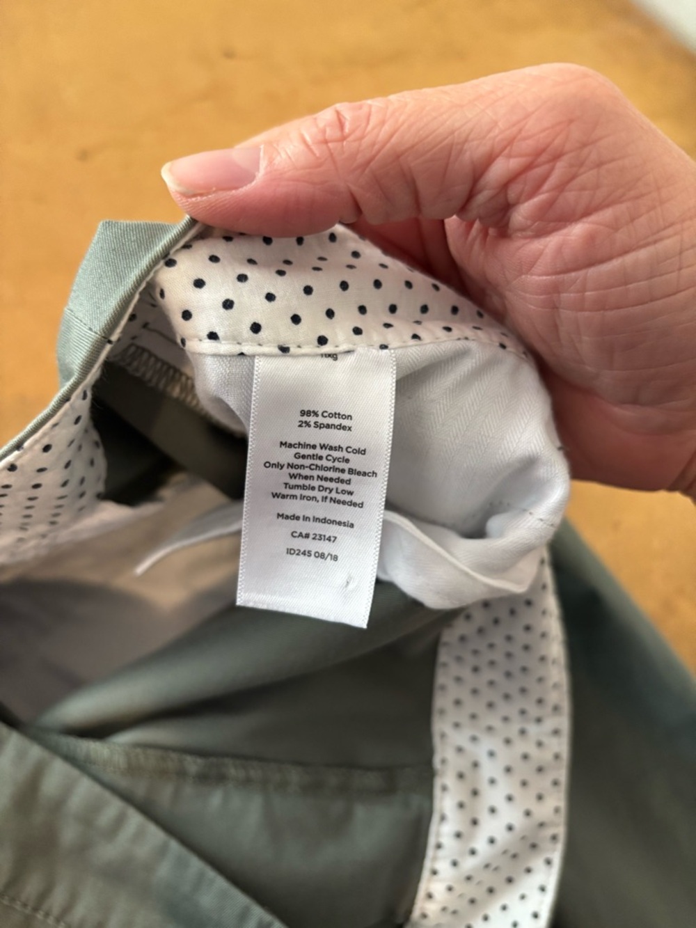 3/$20 Talbots Green Perfect Crop Pants Size 12 - Picture 4 of 4